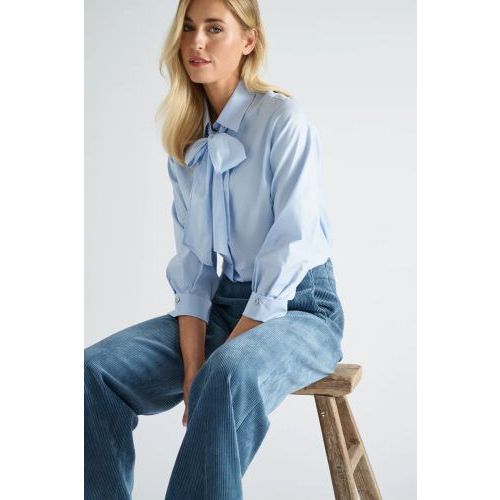 Marie Mero  Licht blauw