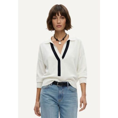 River Woods  Ecru / Navy